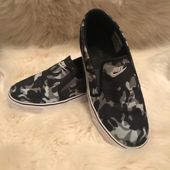 nike camo slip ons